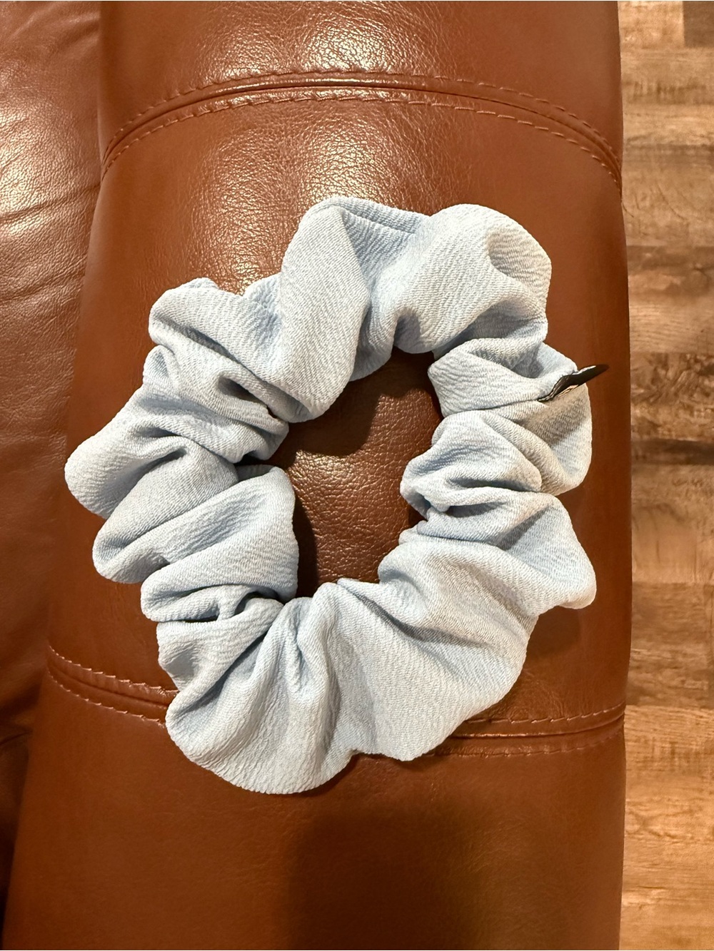 Yoga mat scrunchie